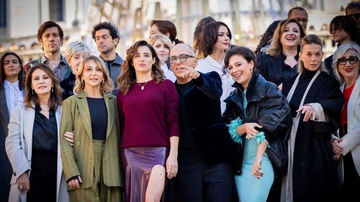 Ferzan Ozpetek: “In tutte le donne c’è lo sguardo di mia madre: sono loro a darmi la forza”