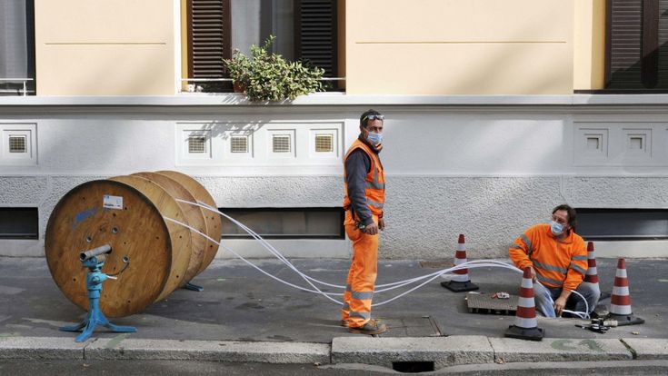 La rete in fibra va avanti piano e migliaia di imprese restano fuori