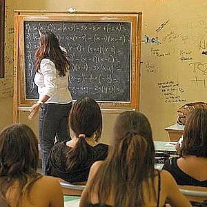 Cinquecento euro ai docenti: ecco cosa si potrà acquistare con la card dell'insegnante