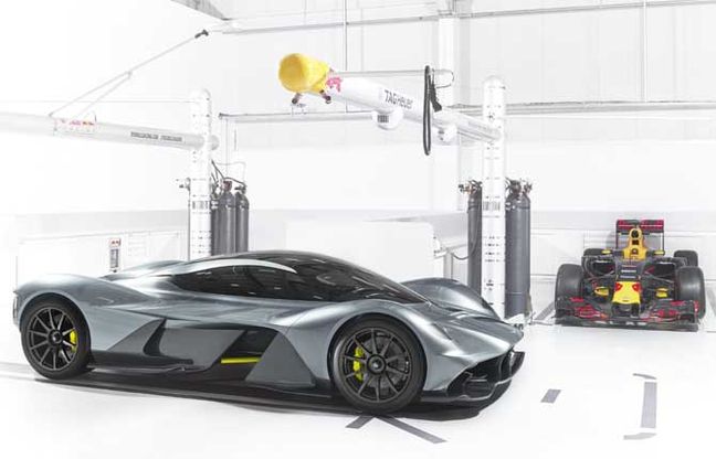 Aston Martin AM-RB 001, con l'aiuto della Red Bull