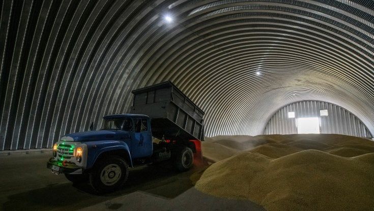 Grano, balzo dei prezzi dopo lo stop della Russia all'accordo. Il mondo rischia una nuova crisi alimentare