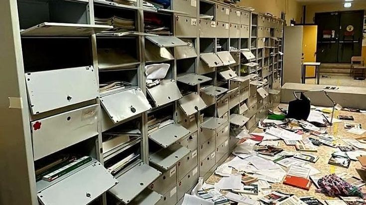 Napoli, Liceo Mazzini occupato: i video della devastazione. Danni per 30 mila euro