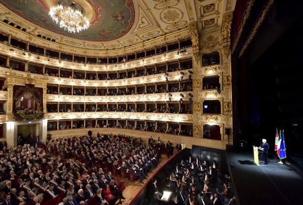Autorità e cittadini: l'abbraccio di Parma a Mattarella - Foto