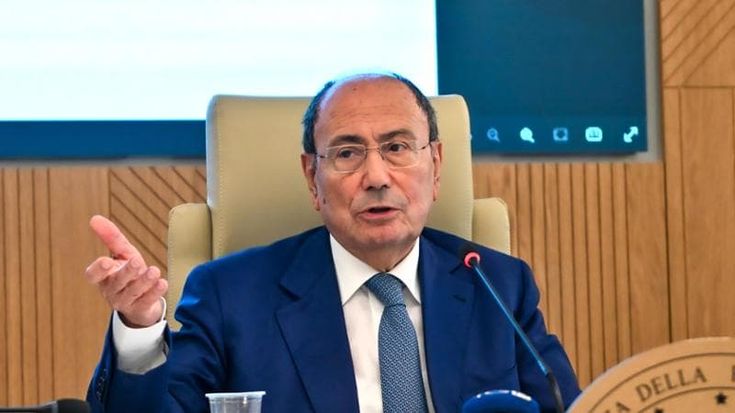 Sanità, Schifani blocca l’assunzione di amministrativi e medici negli uffici della Regione