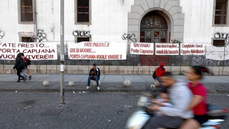 Napoli, i comitati di Porta Capuana: “Non viviamo più, qui violenze ogni giorno”