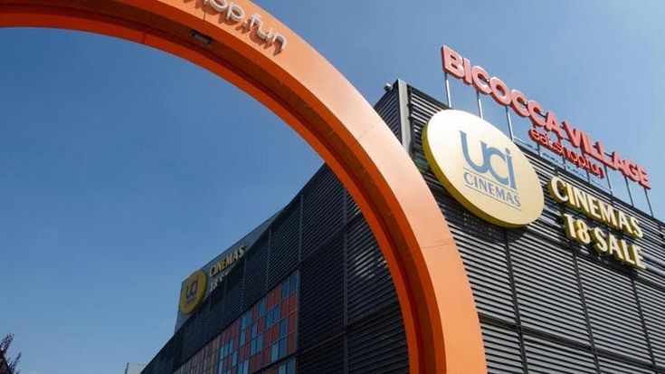 Coppia resta chiusa tutta la notte nel Bicocca Village. Al mattino lui aggredisce lei: arrestato