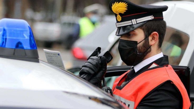 Parma, ai domiciliari va a spasso con il cane: arrestato per evasione