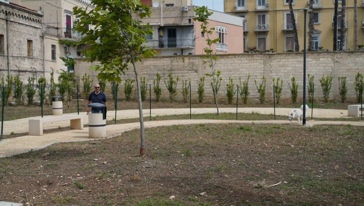 Bari, polemiche sul parco Maugeri appena inaugurato: spazi inadeguati e pochi controlli. "Una bella opera rovinata da baby gang e poco verde"