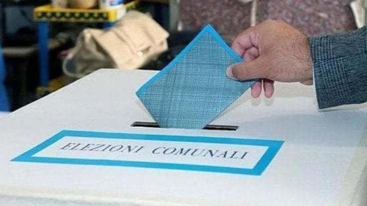 Urne aperte per più di 700 sindaci. Affluenza in calo al 46,3%