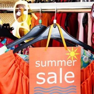 Torino, domani via ai saldi. I commercianti: "I torinesi spenderanno 200 euro a testa"