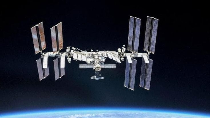 Allarme rientrato per gli astronauti della Stazione spaziale internazionale. Resta la perdita d'aria