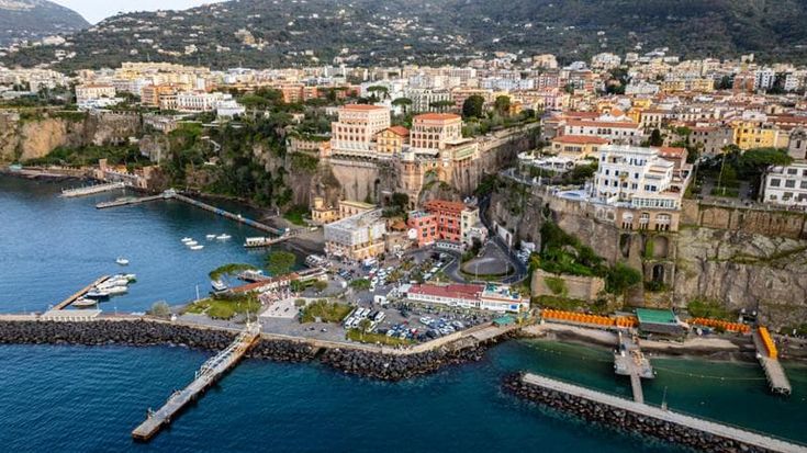 “Roberta Valente in tv, per Sorrento riscatto in un momento buio per Tangentopoli al Comune”