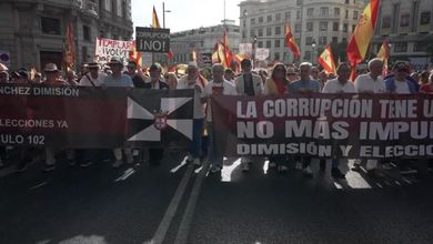Madrid, cittadini in piazza per Ceuta: "Sanchez figlio di pu***na", "Spagna cristiana non musulmana"