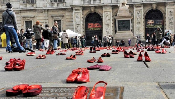 I maschi in piazza a Torino per difendere le donne “Non si può stare zitti”