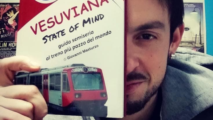 Masturzo, lo scrittore-pendolare: “Così racconto l’epopea dei disastri in Circumvesuviana”