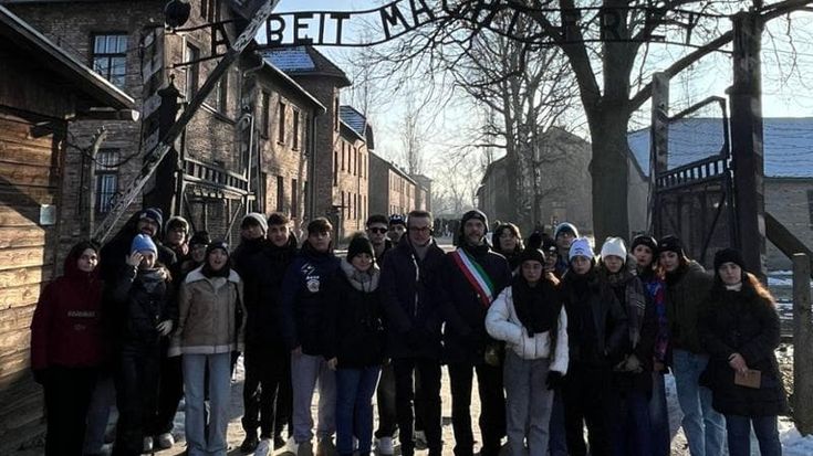 Cefalù-Auschwitz: venti ragazzi siciliani partono con il loro sindaco per dire no alla guerra