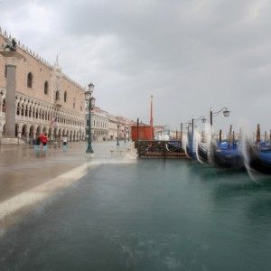 Maltempo: piove al Nord, ciclone verso la Sardegna. Settimana di instabilit&agrave;, clima mite ma temperature destinate al calo