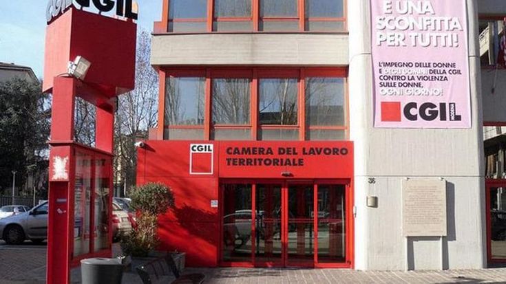 Modena, funzionaria licenziata dalla Cgil: “Non mi sarei mai aspettata questo trattamento”. Il sindacato: “Non è andata così”