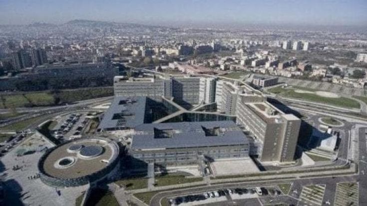Incinta di 7 mesi muore a 29 anni, perde la vita anche il bimbo nato col cesareo