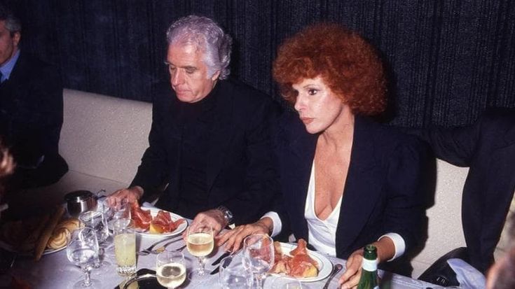 Il Piccolo con Giorgio Strehler, Gino Paoli e la Ricordi, largo Treves: la Milano di Ornella Vanoni