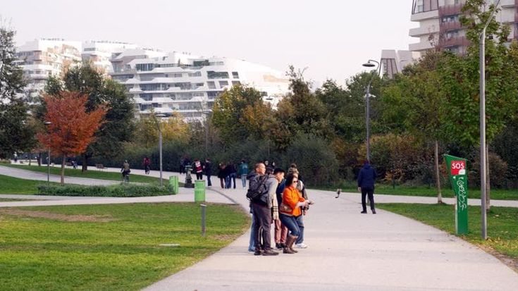 A Milano solo un residente su quattro vive a 5 minuti da un parco pubblico “di qualità”. Lo studio del Politecnico sulle distanze (reali) dalle aree verdi in città