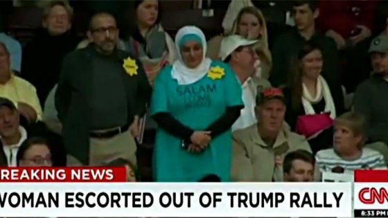 Elezioni Usa, musulmana protesta contro Trump: espulsa dalla sala. "Tutto questo fa paura"