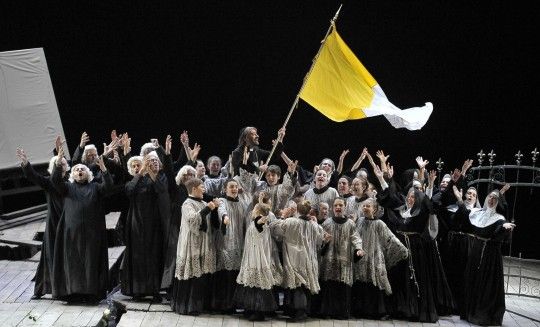 La regista Sinigaglia: "Tosca e l'amore per sognare un mondo felice"
