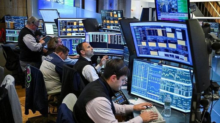 Le Borse di oggi, 9 settembre. Europa in calo. Lo spread sale a 85 punti, ai massimi dal 2023