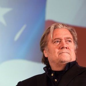 Il New Yorker scarica Steve Bannon: il guru dell'ultra destra fuori dal Festival