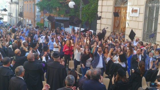 Potenza, lancio dei tocchi per i laureati Unibas