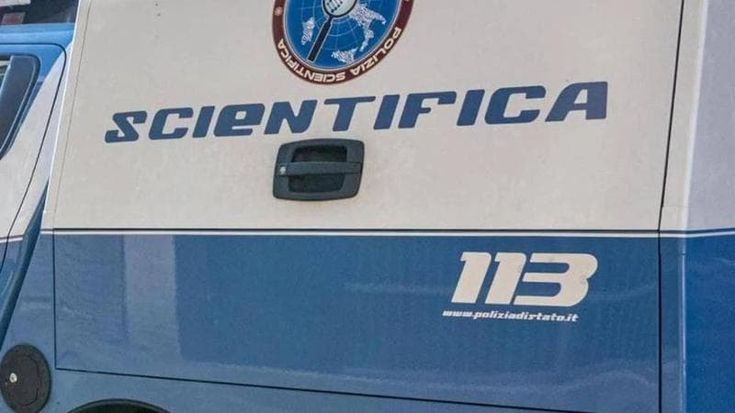 Picchia la moglie con un martello e la minaccia di morte: arrestato 34enne per tentato femminicidio