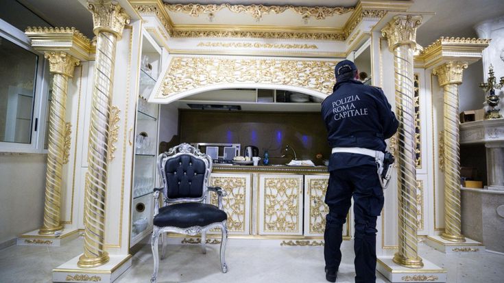 Spada e Casamonica, la testata della rovina