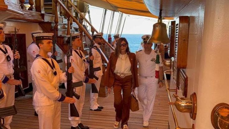 Santanchè: “Rispetto FdI, mi dimetto se vuole Giorgia”. Ma un audio la smentisce