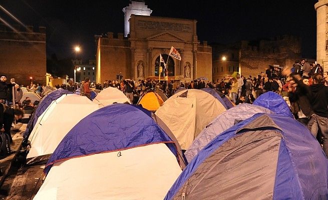 Porta Pia, l'assedio delle tende"Da qui non ci spostiamo"