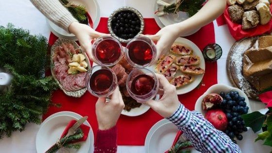 Apericena: la formula preferita dai millennials per mangiare fuori casa