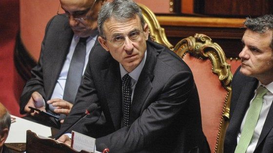 Ilva di Taranto, il ministro Costa: "Terremo conto della linea ambientale già tracciata"