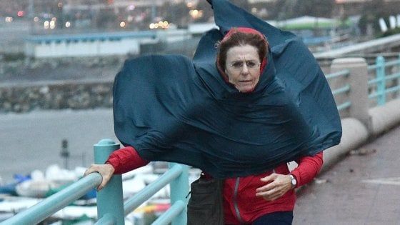 Meteo, weekend con il maltempo nel Nordovest e in Sicilia. Estate di San Martino da lunedì