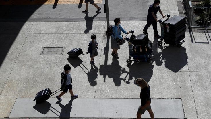 Stati Uniti, svolta verso il Green Pass: si pensa all'obbligo di vaccino per riaprire a chi arriva dall'estero