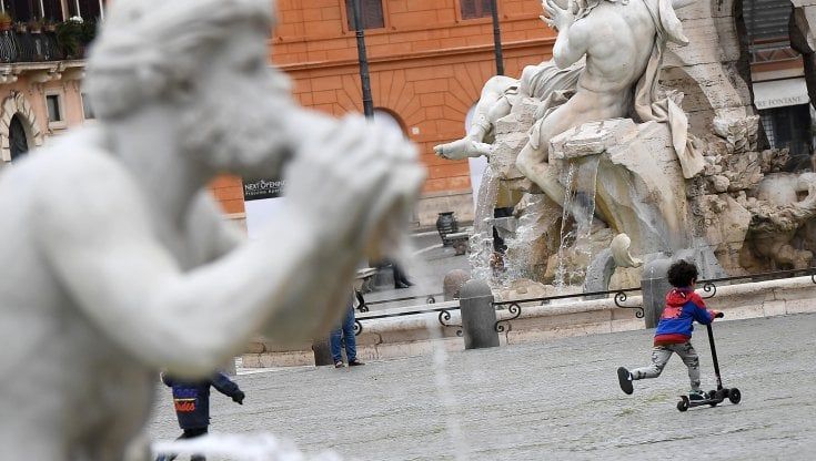 Coronavirus, Lazio in zona arancione dal 30 marzo: riaprono le scuole