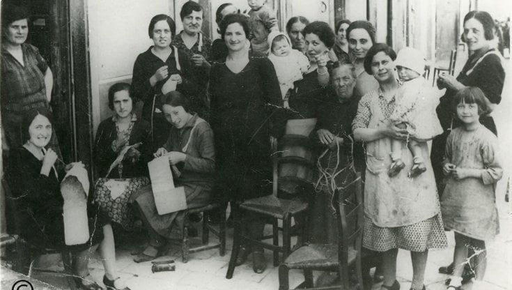 Dal Chianti, in tanti rispondono all'appello sui social per salvare il mestiere di ricamatrici