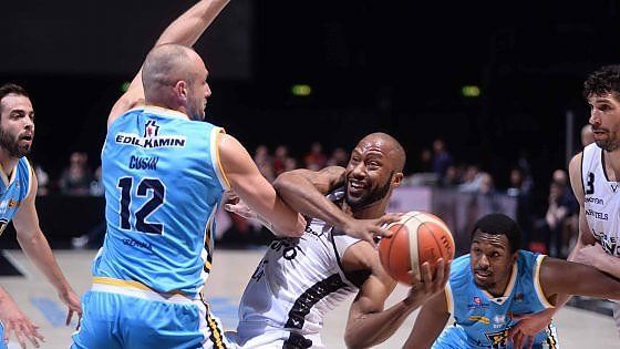 La Virtus stende Cremona. Ma la salvezza non c'è ancora