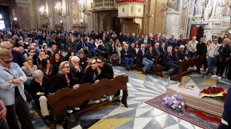 Folla e lacrime per Riccardo Siano “Uomo buono, artista dell’immagine”