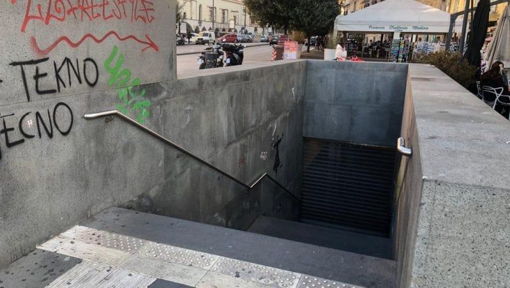 Napoli, nuovo stop della metropolitana Linea 1. Il servizio è ripreso dopo otto ore