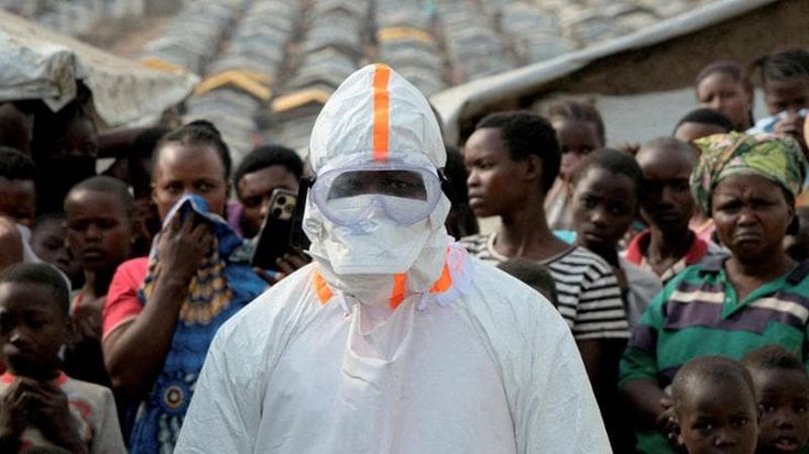 Ebola in Congo si diffonde come mai prima. Ma gli operatori sanitari scioperano: “Non ci pagano”