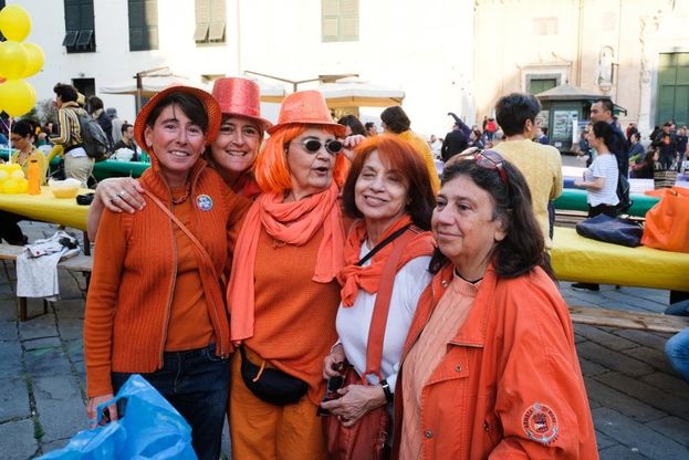 Genova, una cena colorata per i diritti di tutti