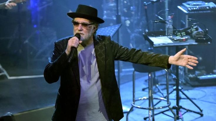 Francesco De Gregori: “Benvenuti all’ultimo live di noi, quattro cani per strada”