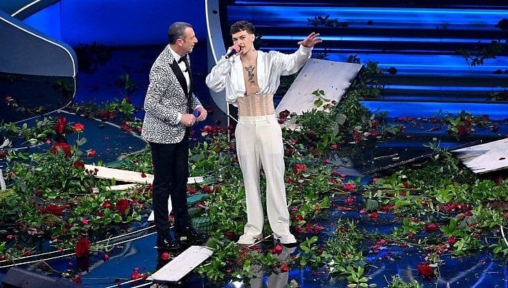 Sanremo 2023, Sgarbi difende Blanco: "Apprezzo la sua autenticità"