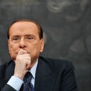 Decadenza, furia di Berlusconi. Alfano promette battaglia in Parlamento. Le colombe: governo non in discussione