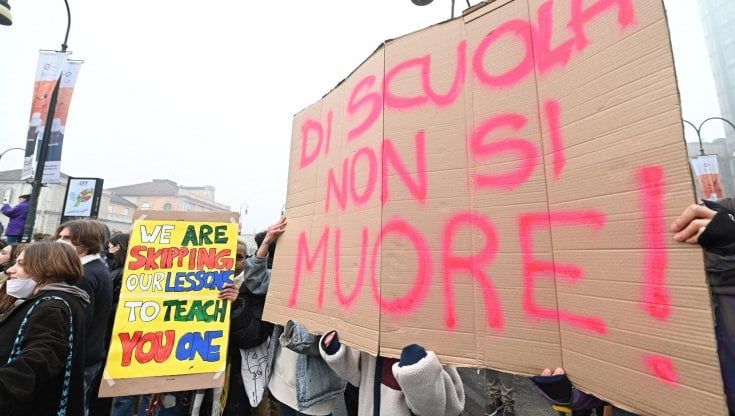 Tirocini e stage non pagati, il Parlamento Ue boccia emendamento che li vieta
