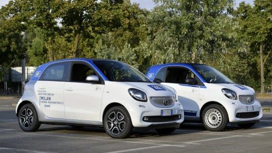 Vola il car-sharing, le smart di car2go sempre più leader